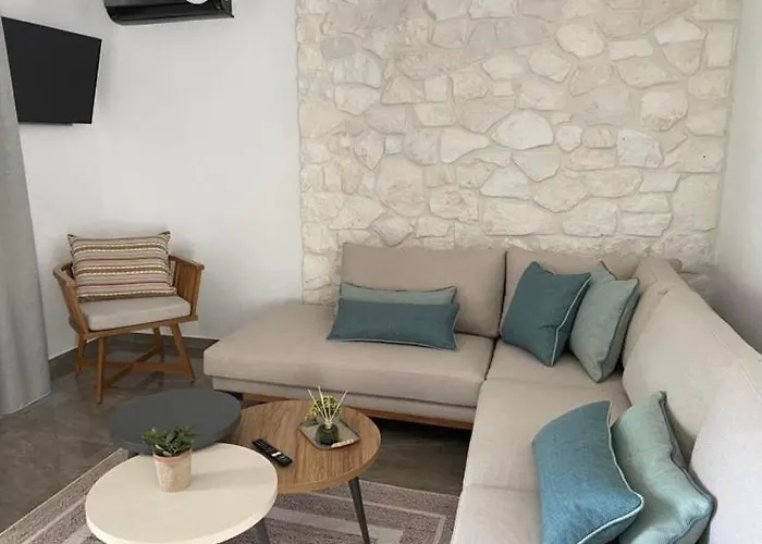 Aroma Elias Хриси-Амудия