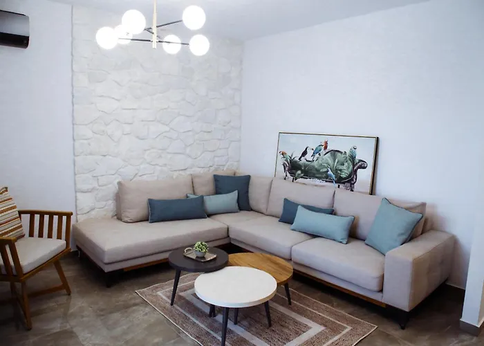 Aroma Elias Хриси-Амудия