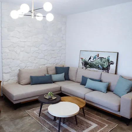 Aroma Elias Chrisi Ammoudia