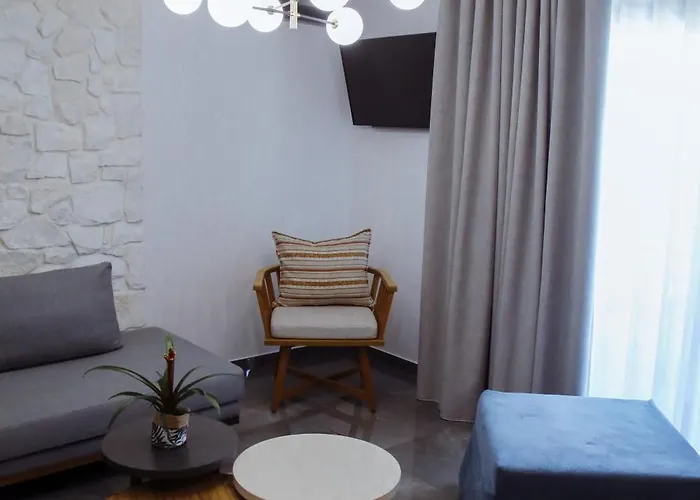 Aroma Elias * 克里斯阿穆迪亚