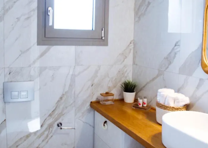 Aroma Elias Chrisi Ammoudia